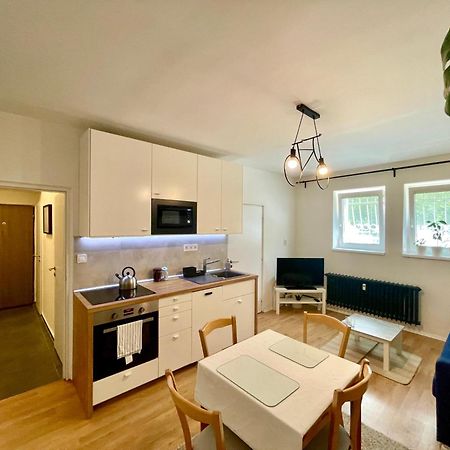 Cozy Self Check-In Apartment In Vibrant Ruzinov Area, Komarnicka 42, ברטיסלאבה מראה חיצוני תמונה